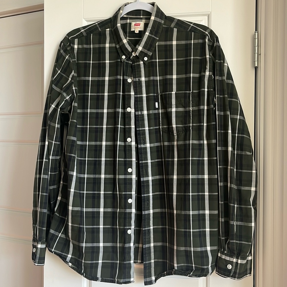 Men’s Levi’s Button Up Shirt